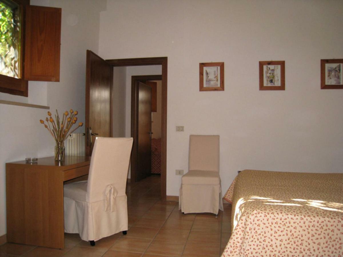 Rugiada Rooms Rivotorto Zimmer foto